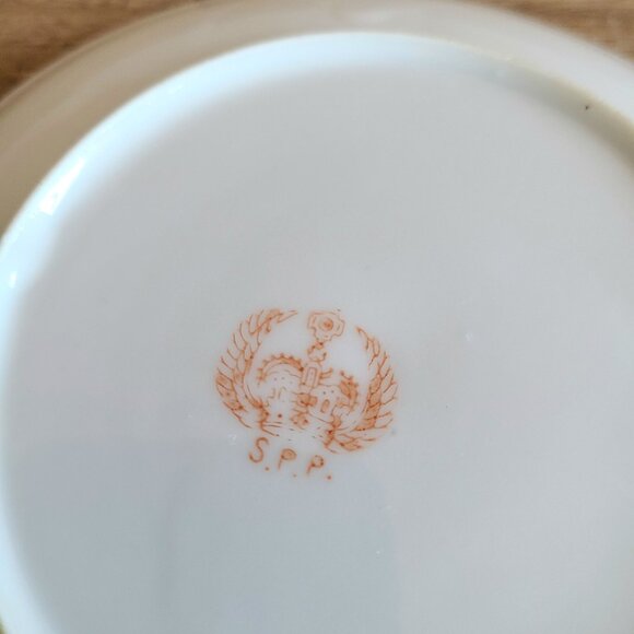 Dragonware Kutani porcelain cup and saucer with marriage dragon design. - Picture 6 of 6